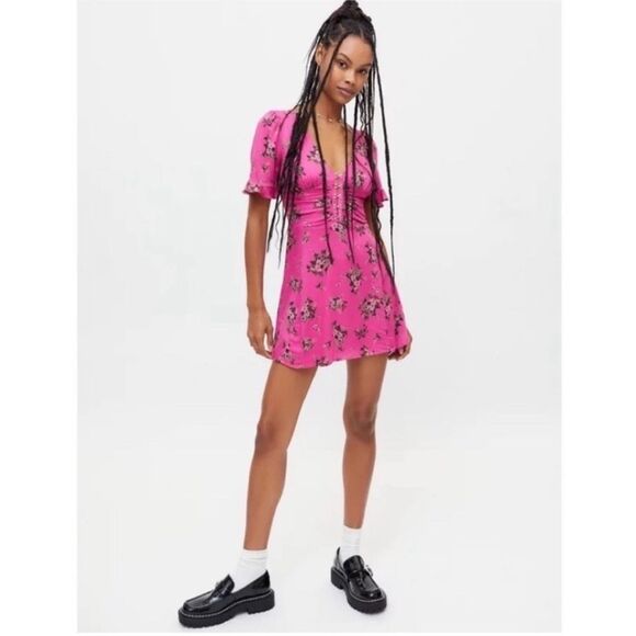 Urban Outfitters Aritha Hook & Eye Pink Floral Babydoll Mini Dress Size Small - Picture 4 of 11